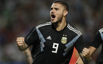 正大体育独家-伊尼戈·马丁内斯这脚解围直接踢上看台